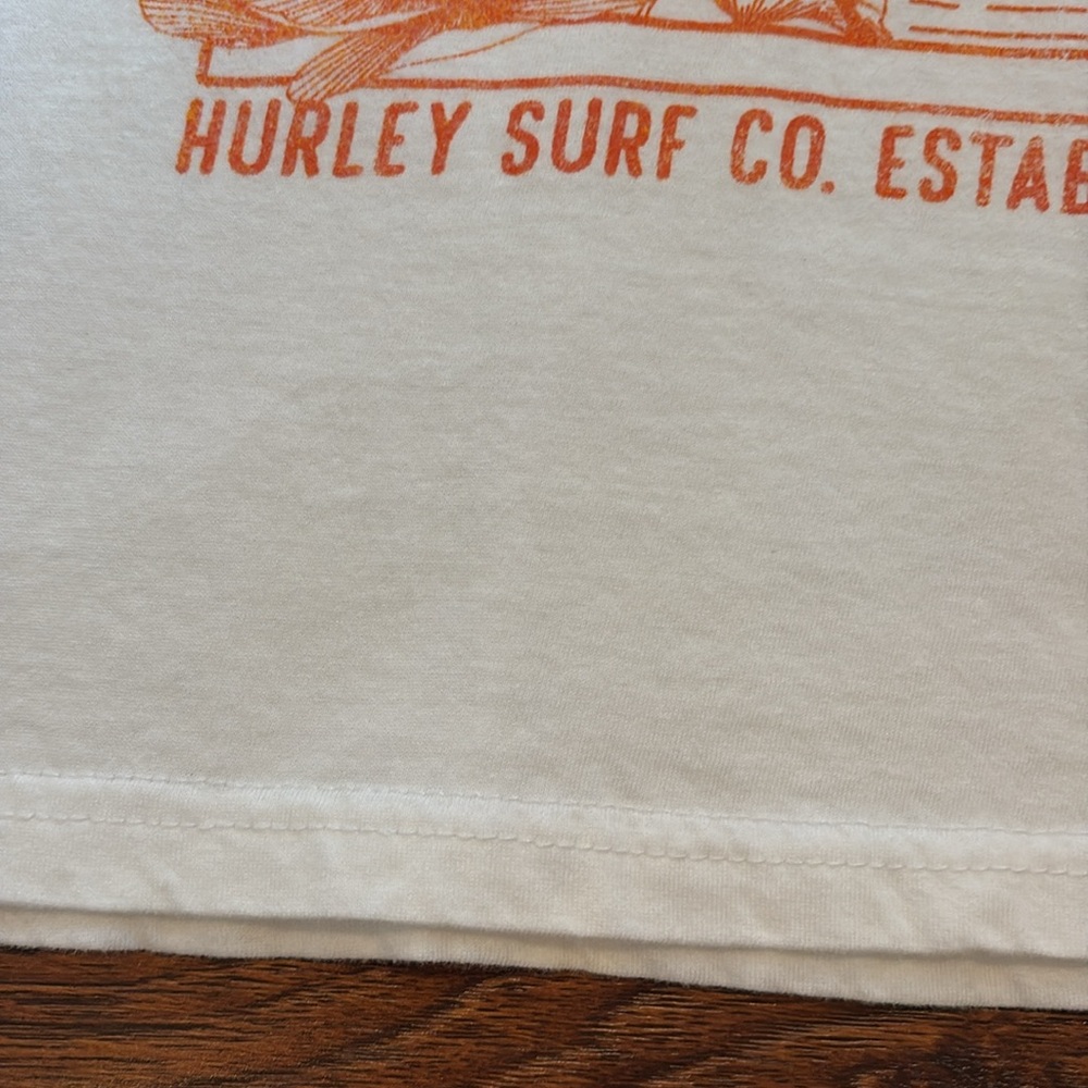 Like new!! Hurley tee shirt - Picture 5 of 6